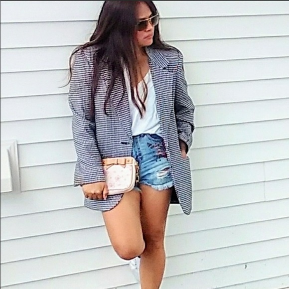 Meet your Posher, Elvie - Picture 3 of 6